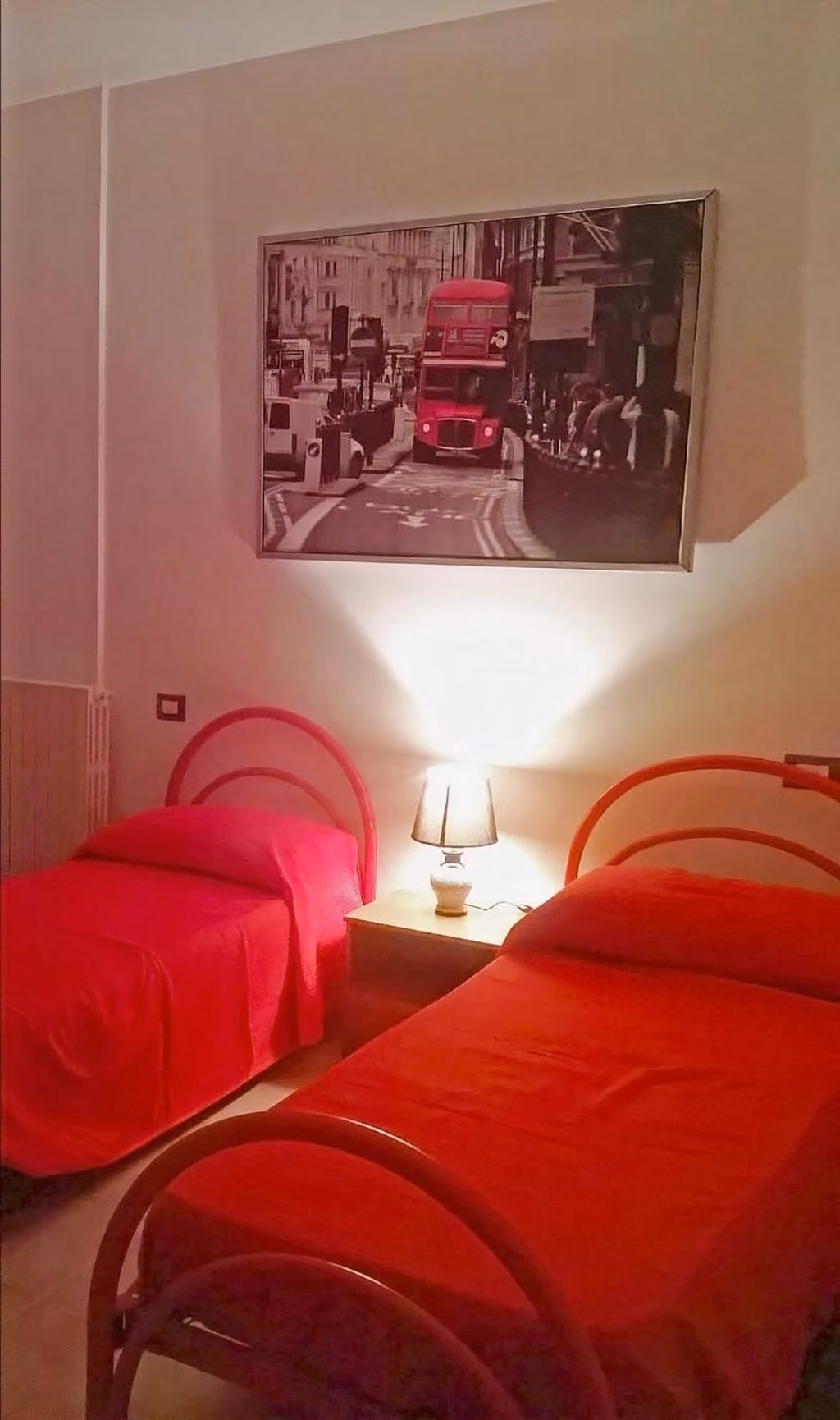Camera doppia con due letti singoli del B&B Porta Bazzano a L'Aquila
